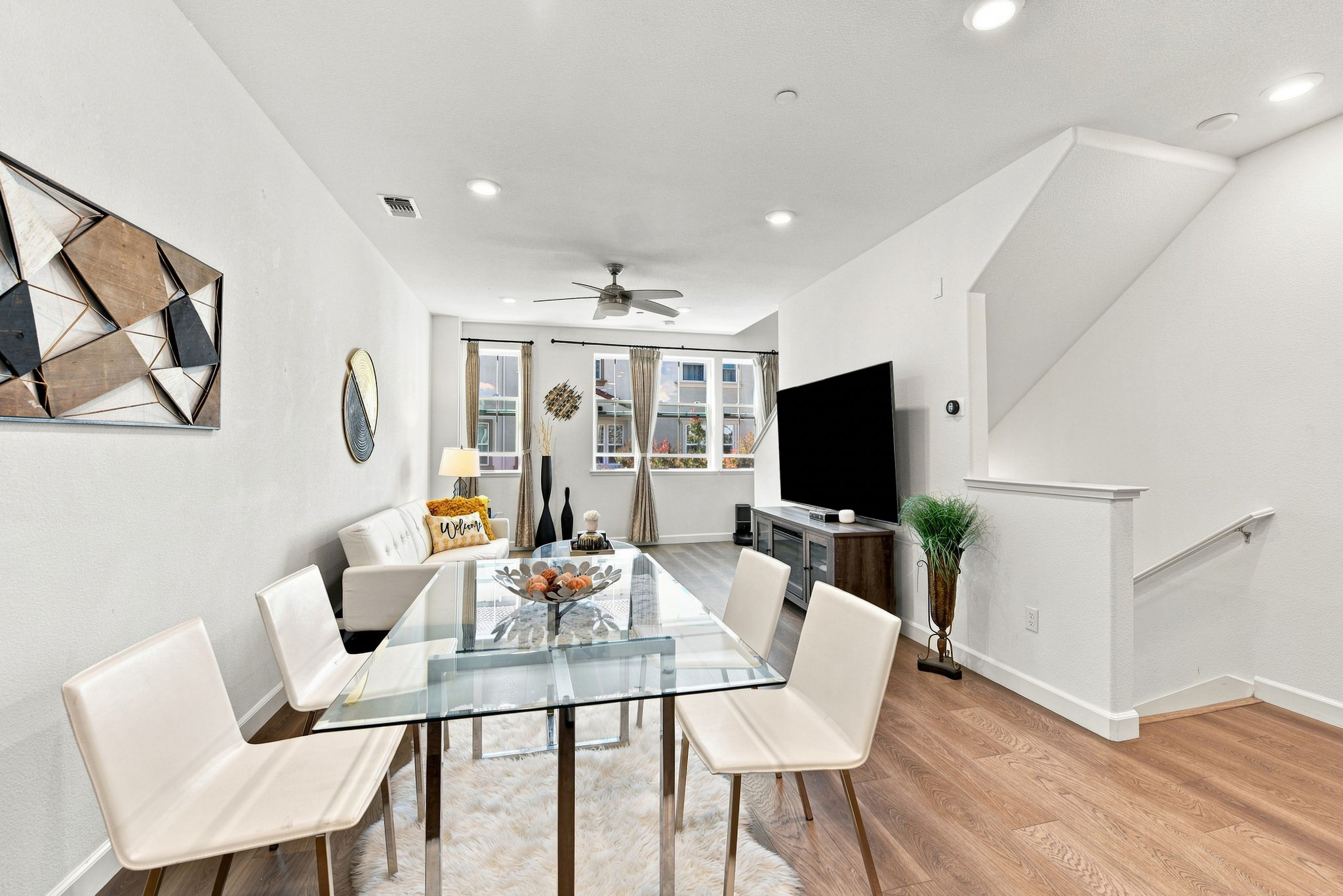 012_F8_3146 Blanco Terrace