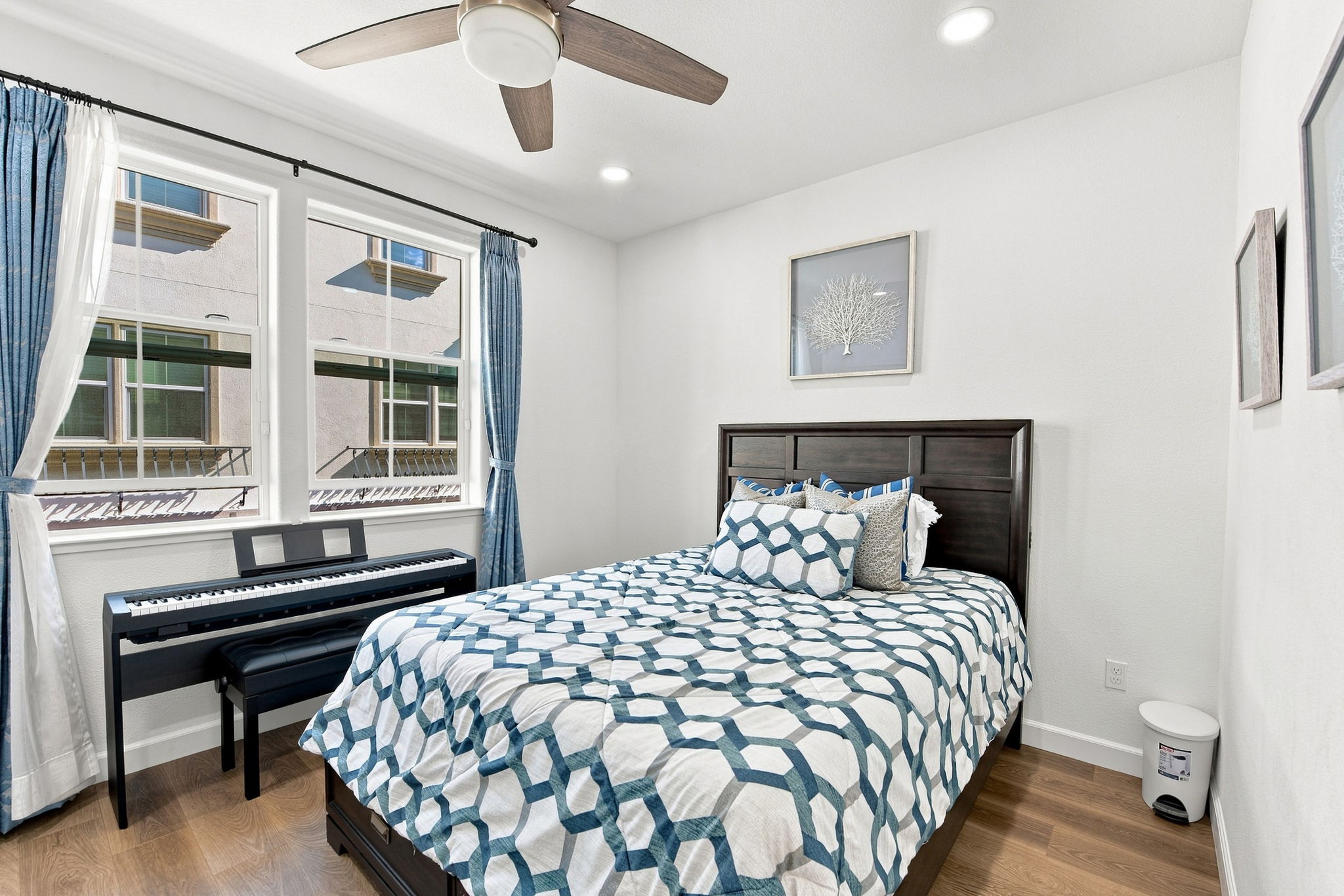 017_F8_3146 Blanco Terrace