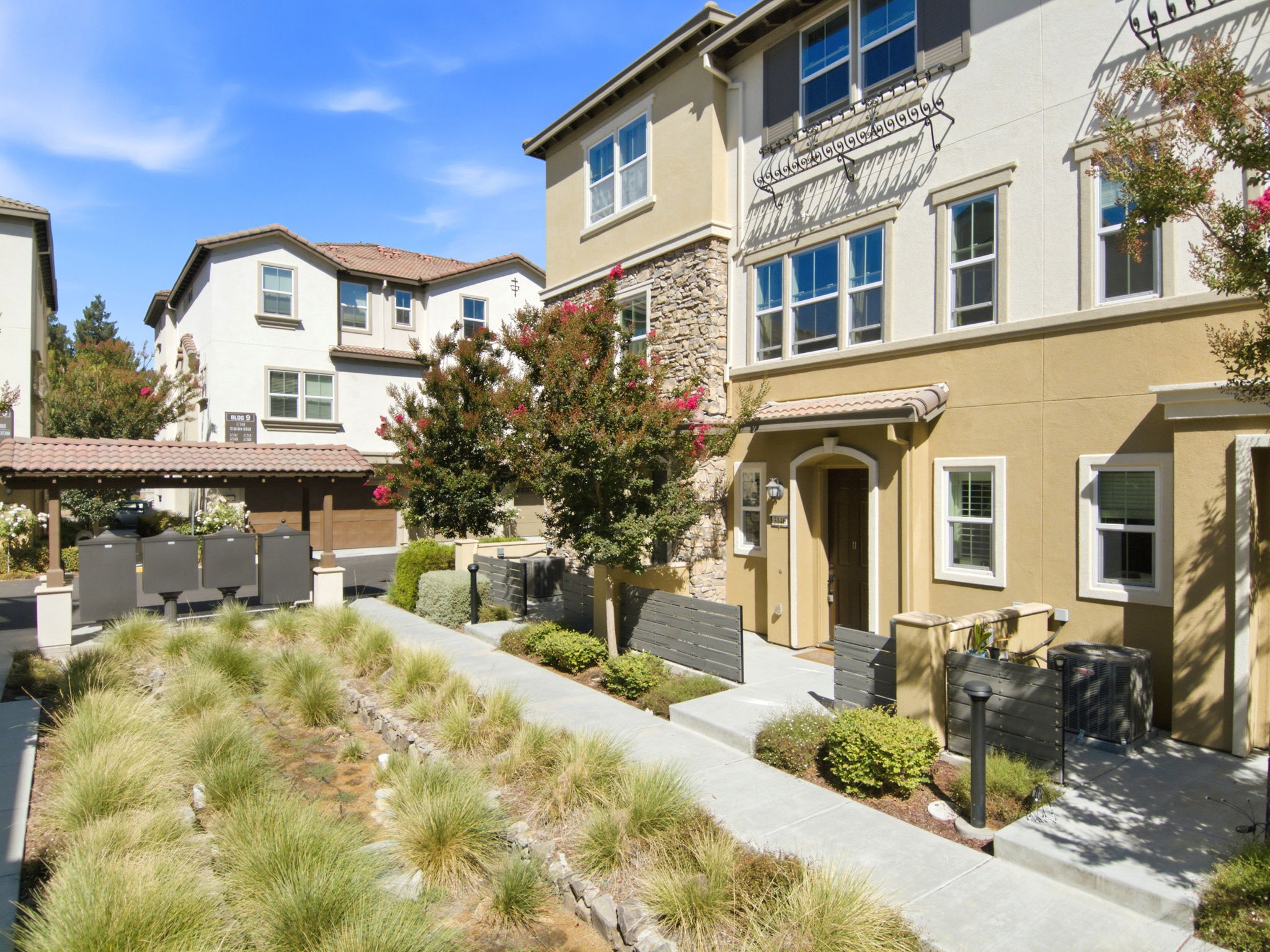 003_F8_AERIAL_3146 Blanco Terrace