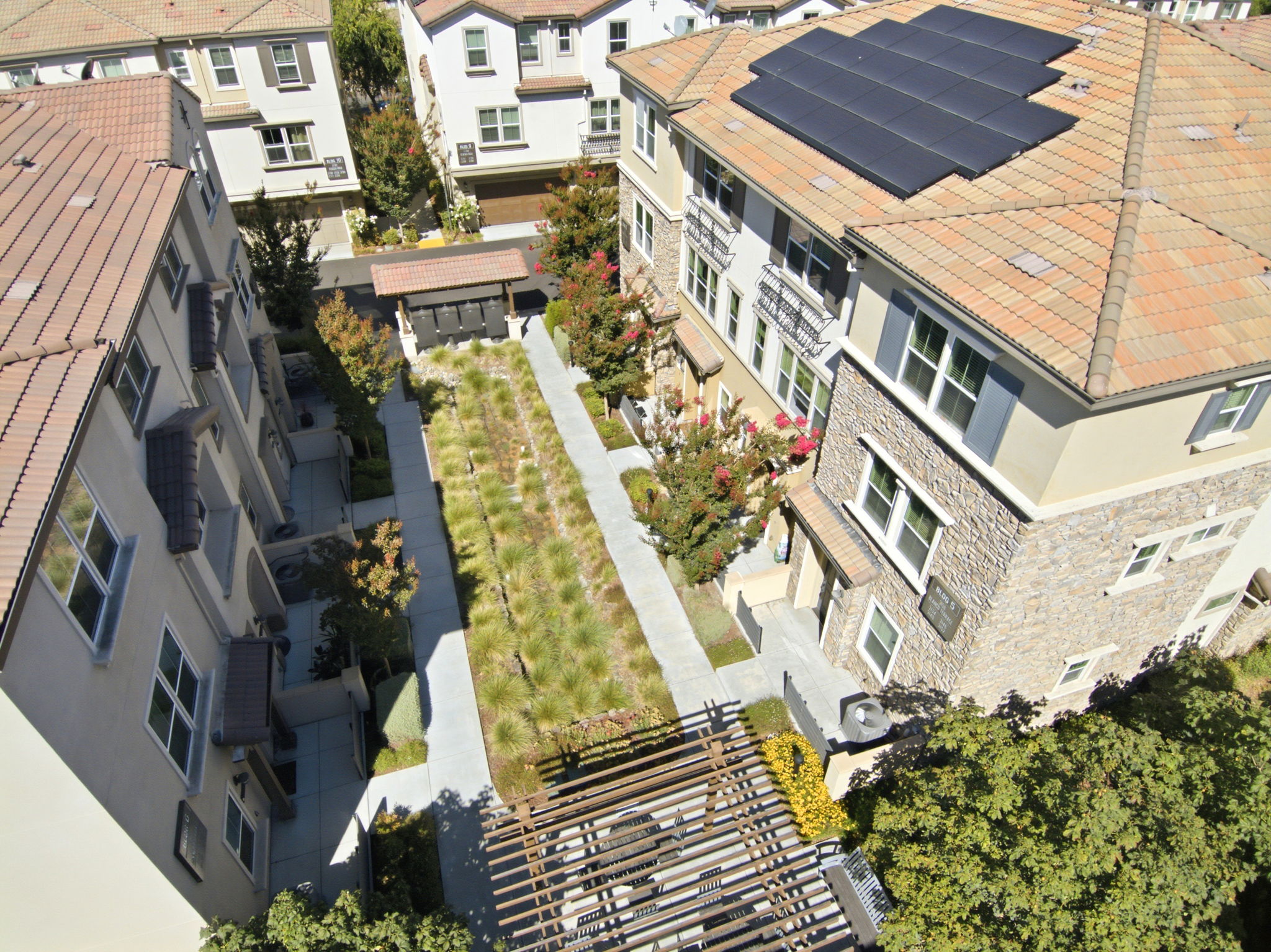 008_F8_AERIAL_3146 Blanco Terrace