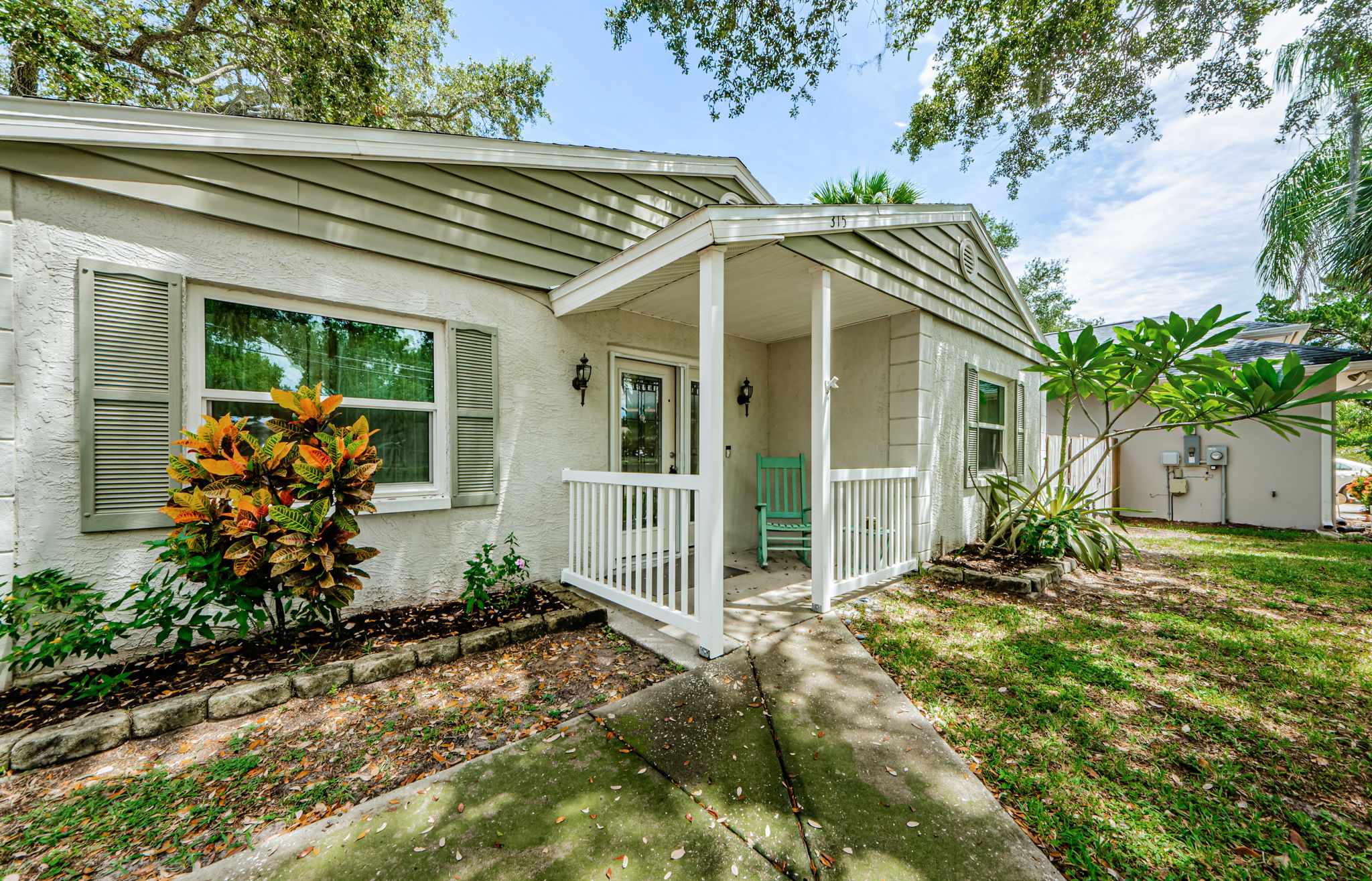 Front Exterior 4