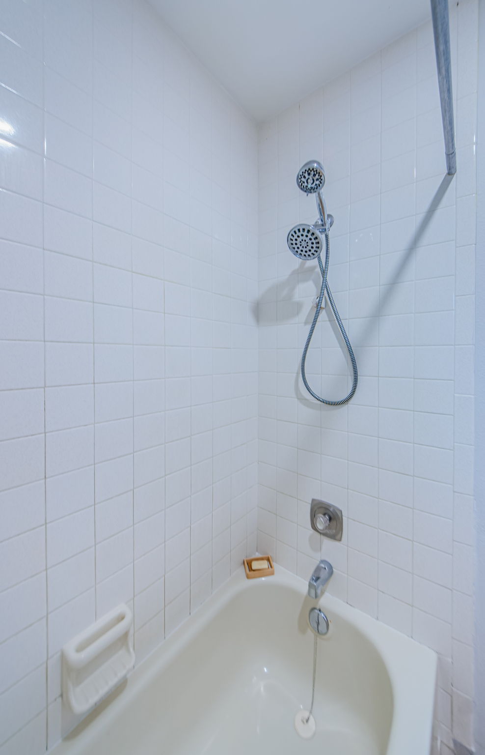 Bathroom 1b