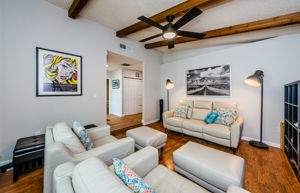 Living Room 3-2