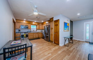 Kitchen Eat-In 2