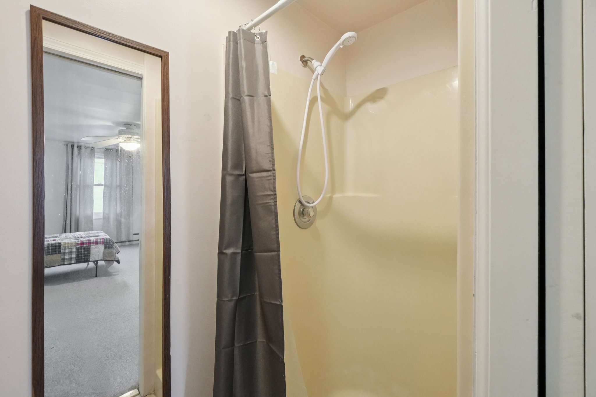 E St Clair St-S2509-029.jpg