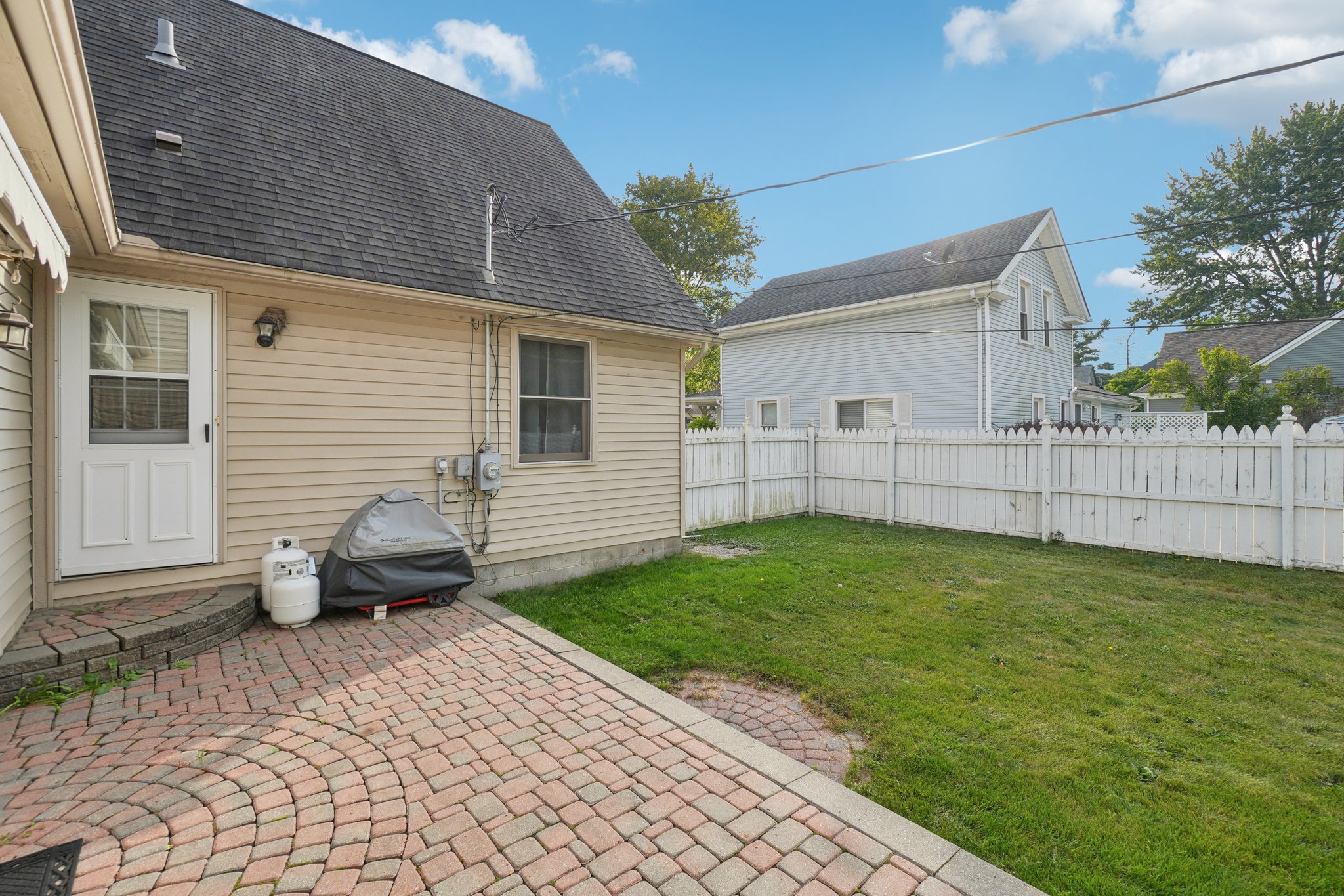 E St Clair St-S2509-049.jpg