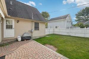 E St Clair St-S2509-049.jpg