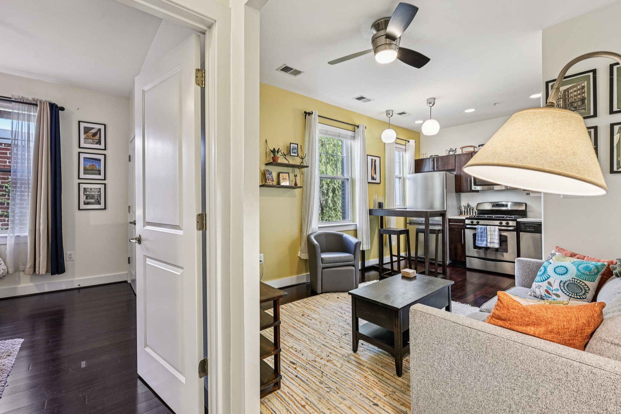 G St NE 304-S2608-004.jpg
