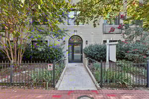 G St NE 304-S2608-001.jpg