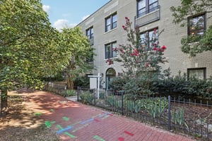 G St NE 304-S2608-002.jpg