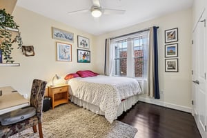 G St NE 304-S2608-015.jpg