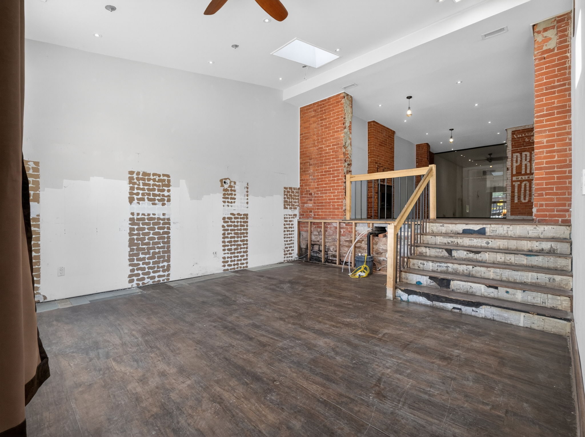 315 A Lakeshore Rd E Oakville, ON L6J