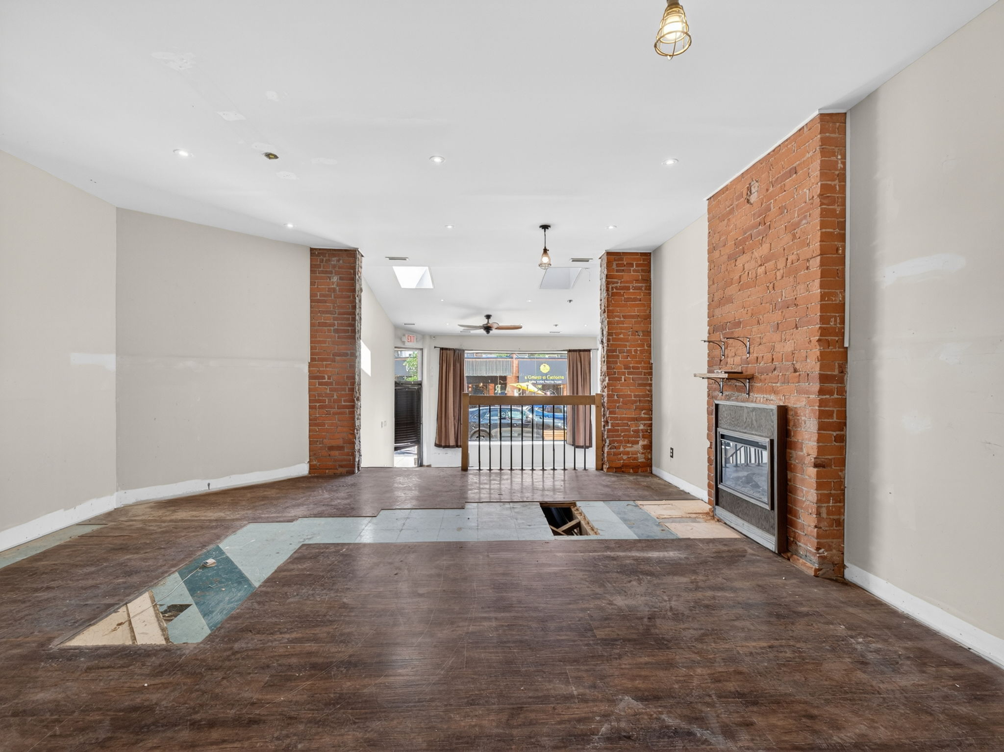 315 A Lakeshore Rd E Oakville, ON L6J
