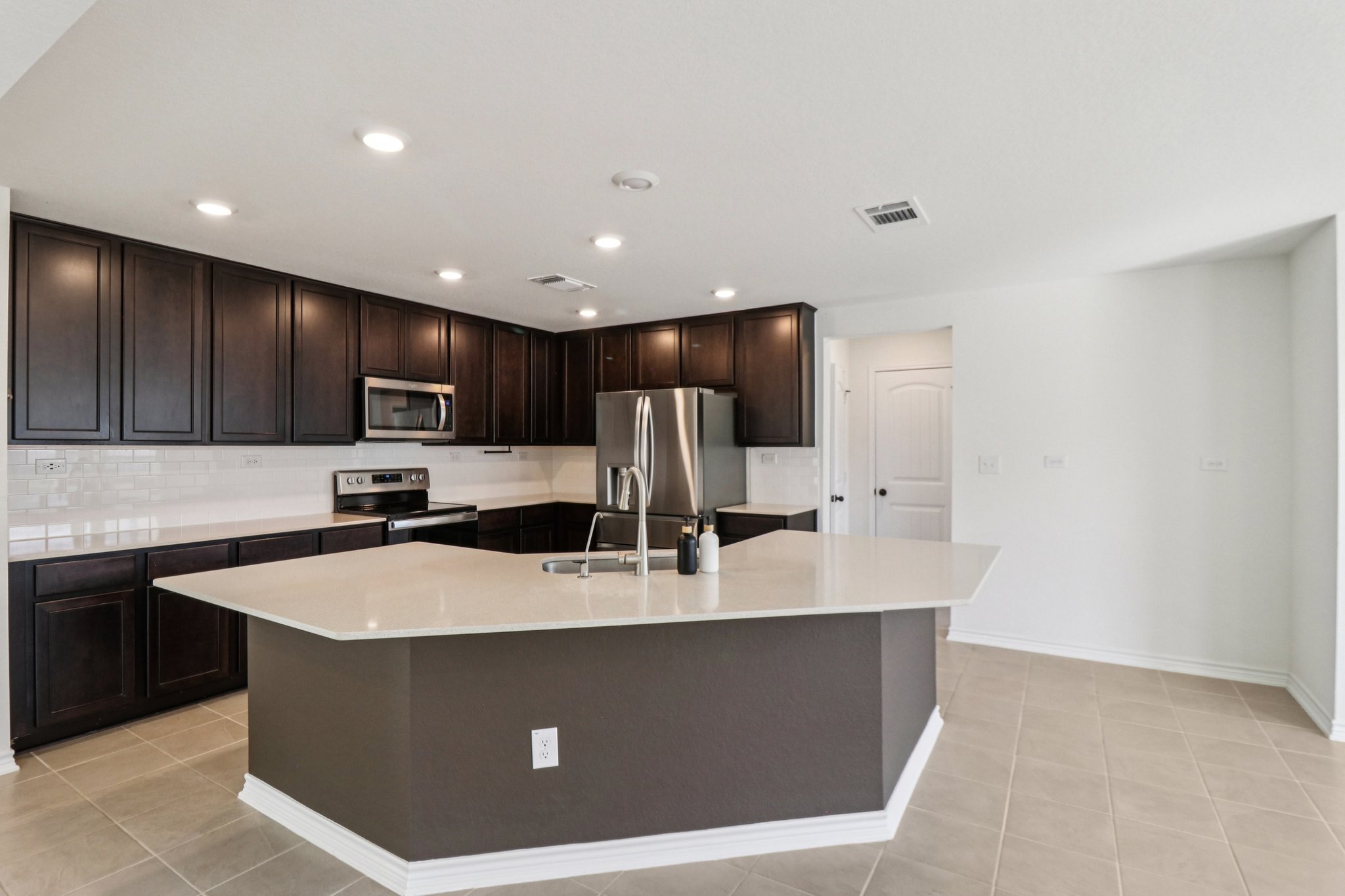 Saddle Leaf-S1701-019.jpg