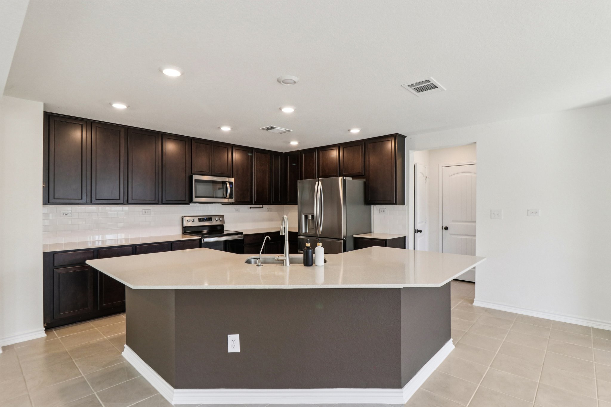 Saddle Leaf-S1701-020.jpg