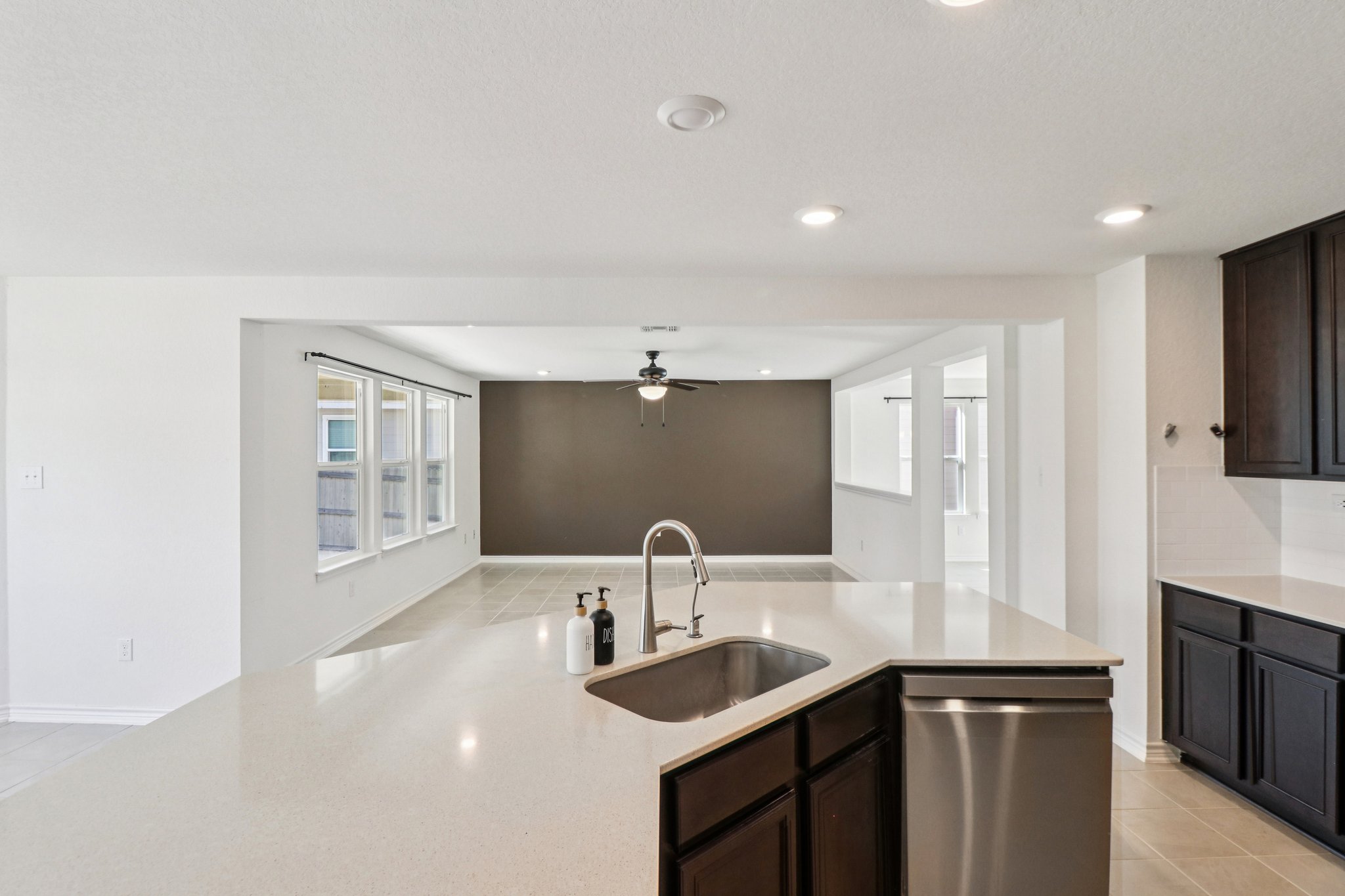 Saddle Leaf-S1701-024.jpg