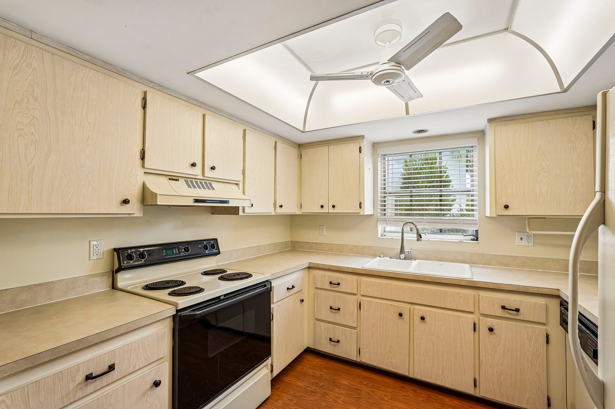 Saint Andrews Blvd D5-S3009-011.jpg