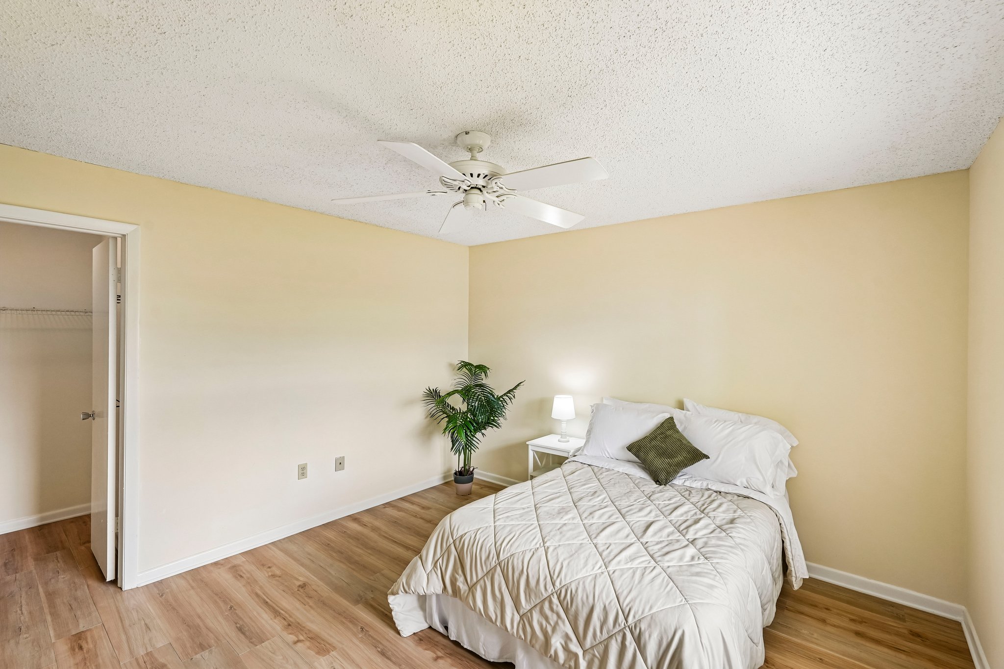 Saint Andrews Blvd D5-S3009-016.jpg