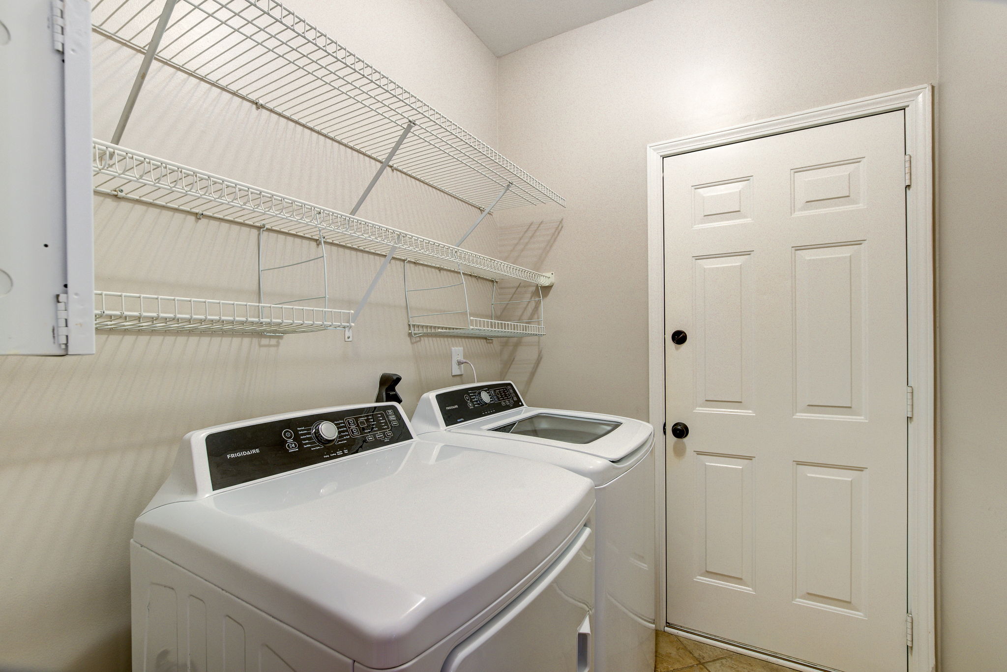 15 Laundry w Garage Access