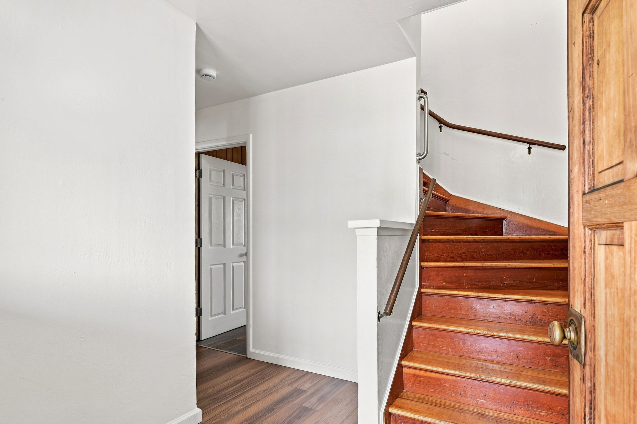006_F8_315 Vernon St