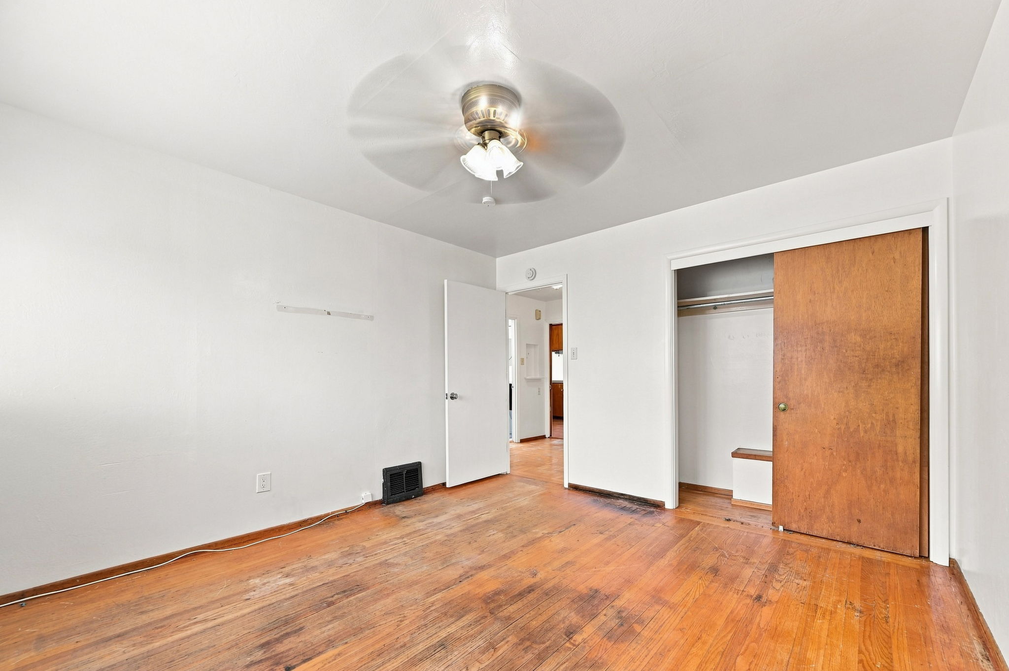021_F8_315 Vernon St