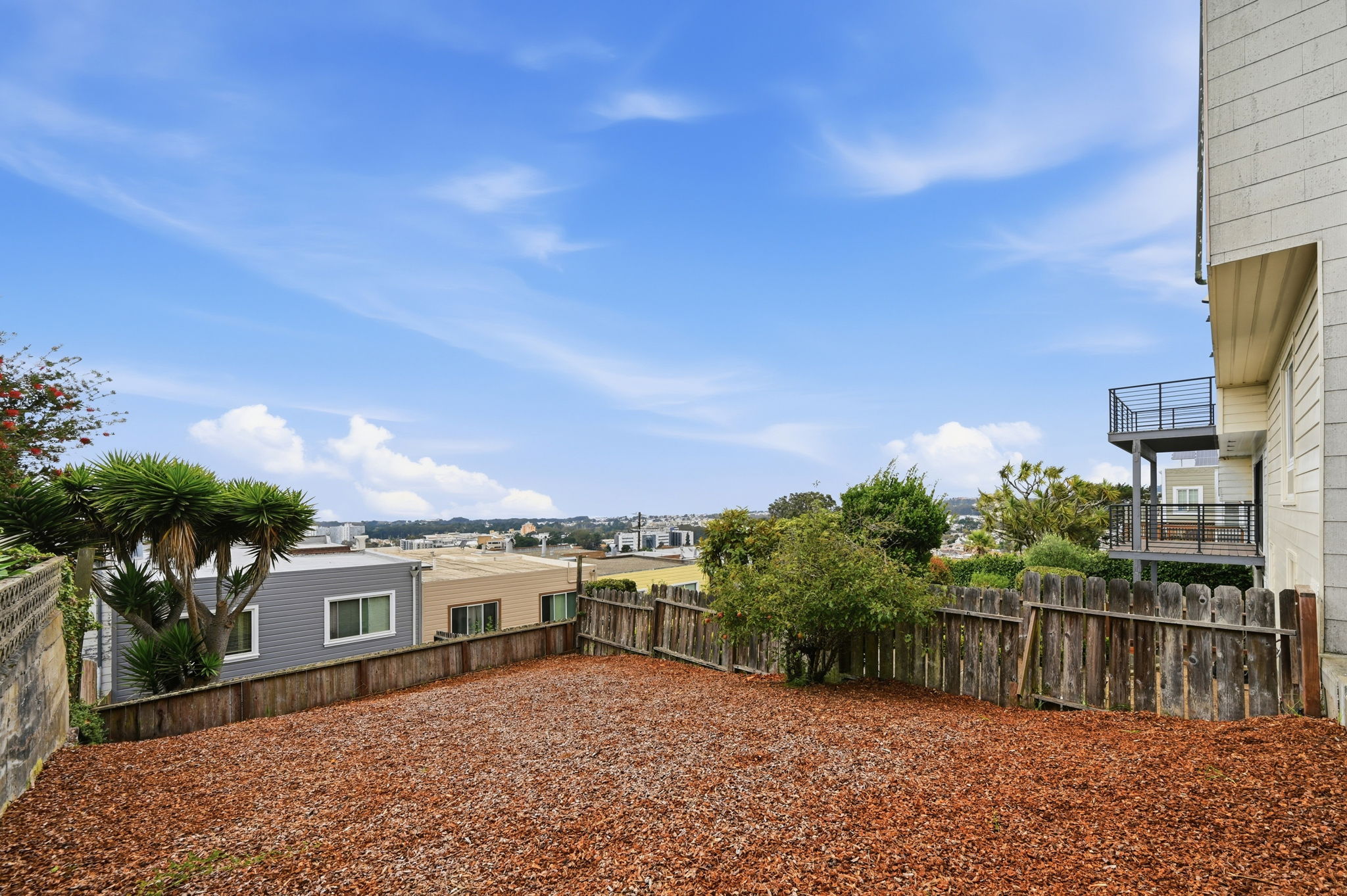 036_F8_315 Vernon St