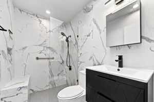 027_F8_315 Vernon St