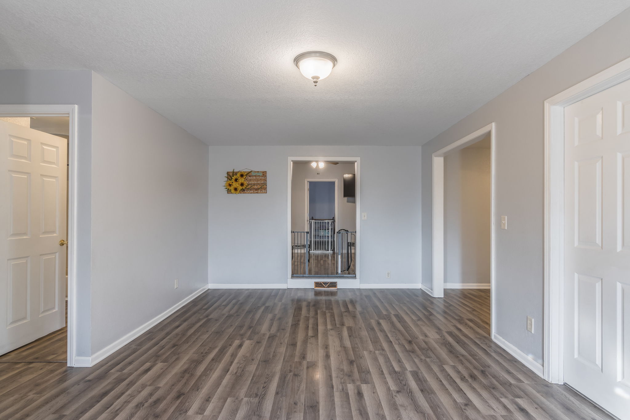 315 W Valley St, St Joseph, MO 64504, USA Photo 5