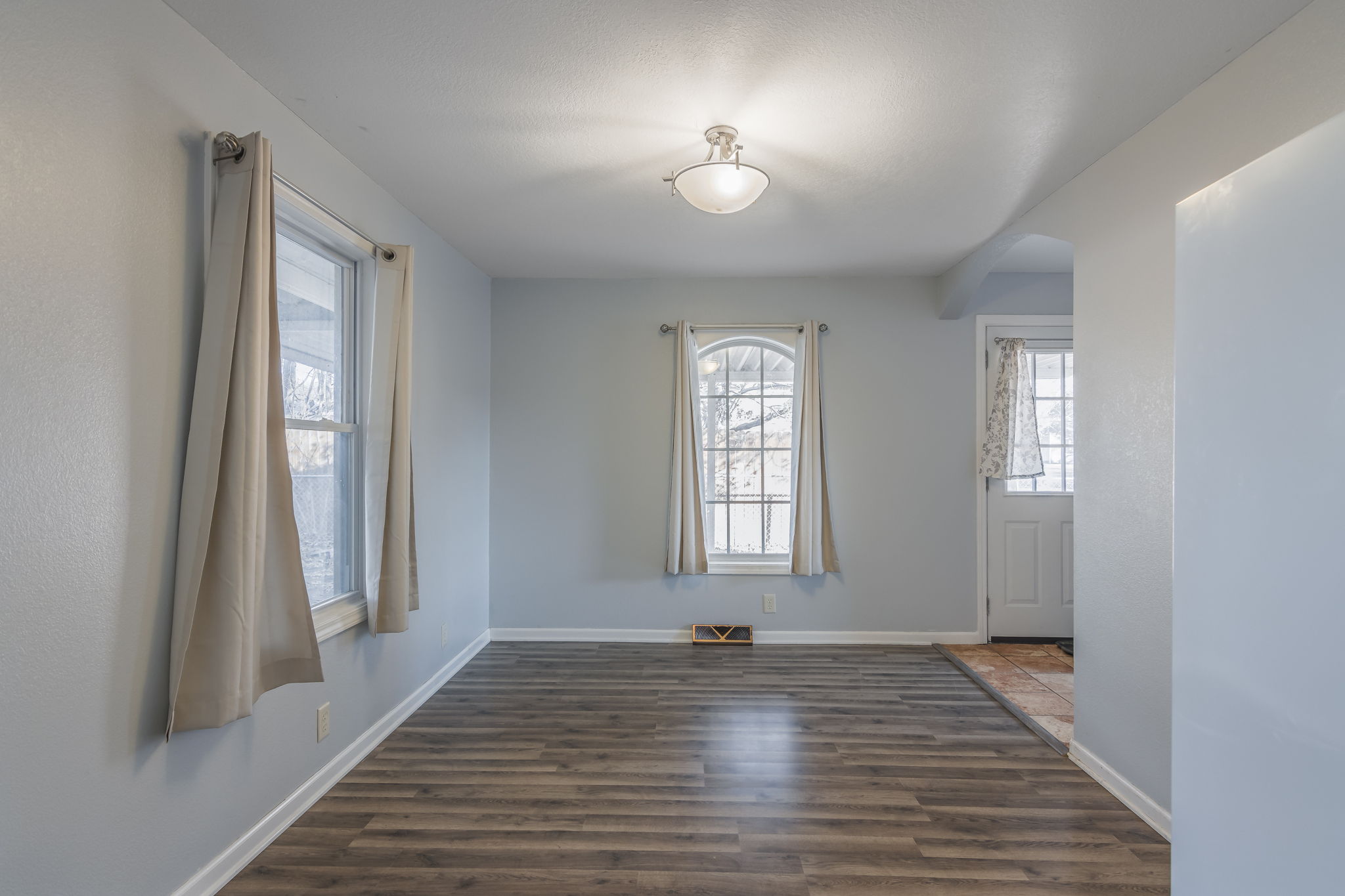 315 W Valley St, St Joseph, MO 64504, USA Photo 6