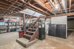 315 W Valley St, St Joseph, MO 64504, USA Photo 21