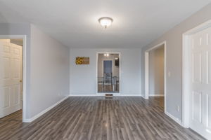 315 W Valley St, St Joseph, MO 64504, USA Photo 4