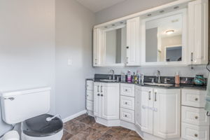 315 W Valley St, St Joseph, MO 64504, USA Photo 14