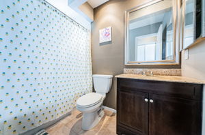 Guest Bathroom2