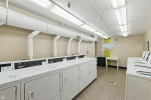3150 N Sheffield Ave 205_008