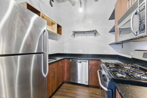 3150 N Sheffield Ave 205_010