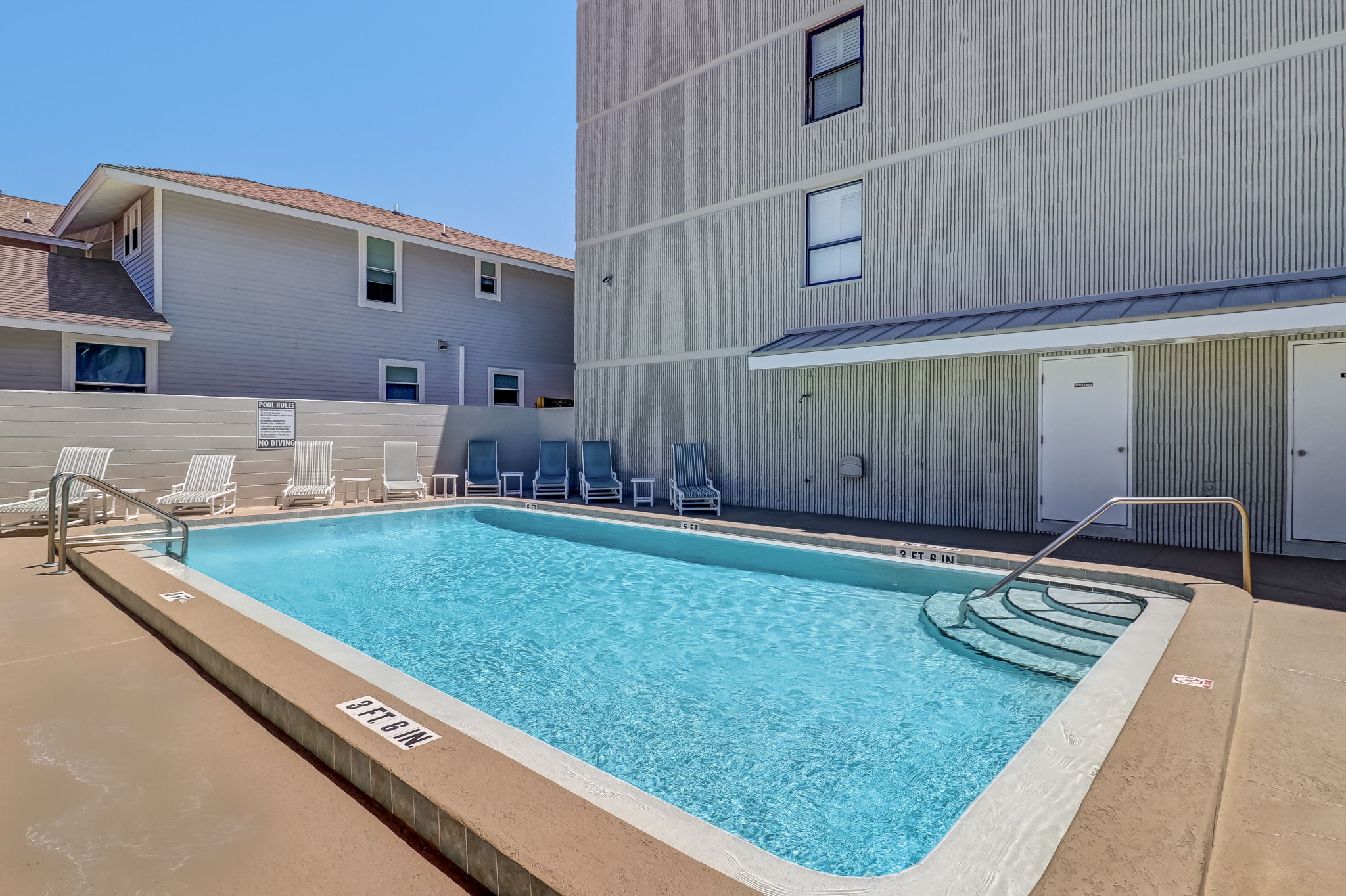 Ketch Courtyard