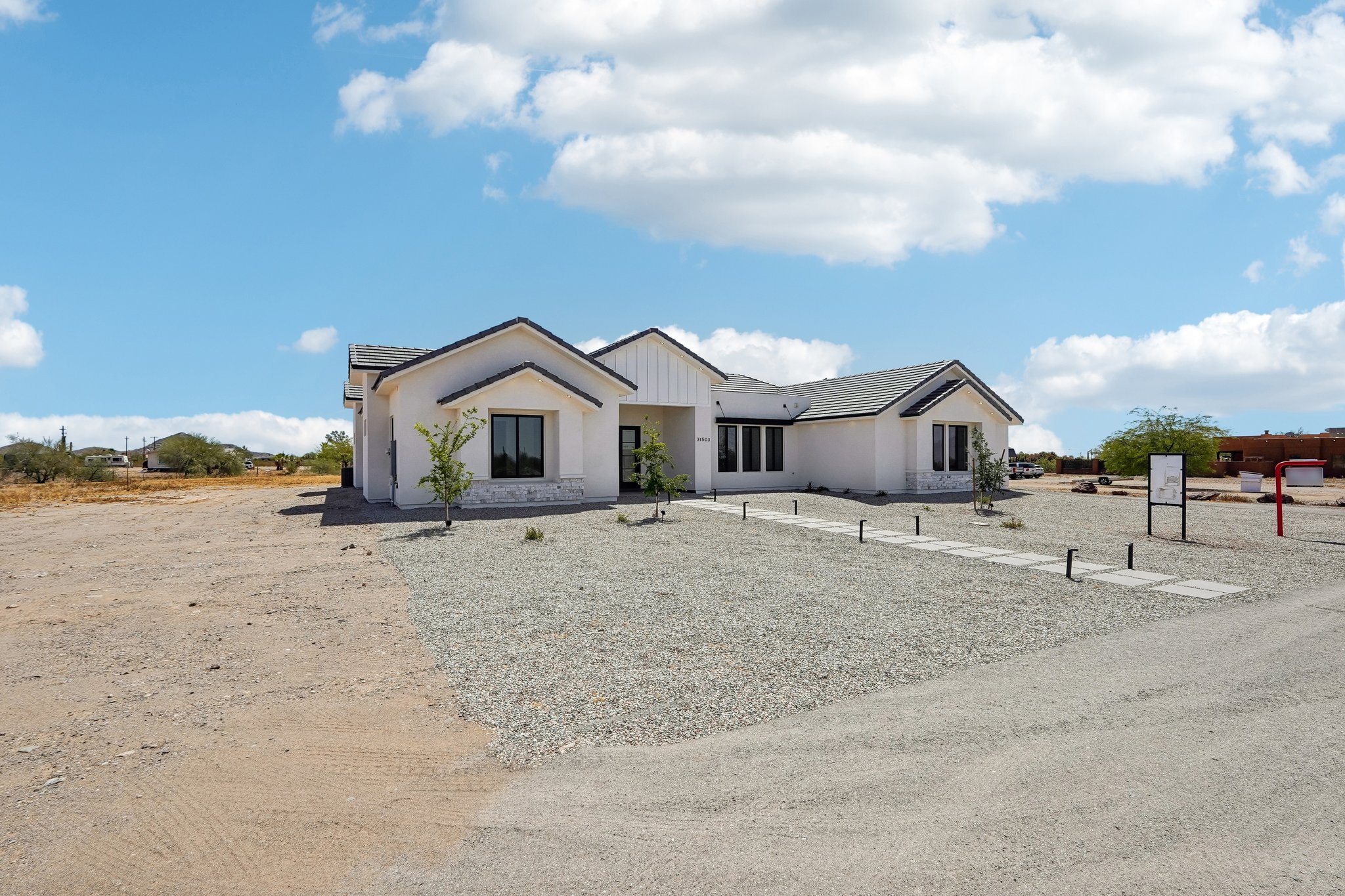 N 170th Dr-S2504-002.jpg