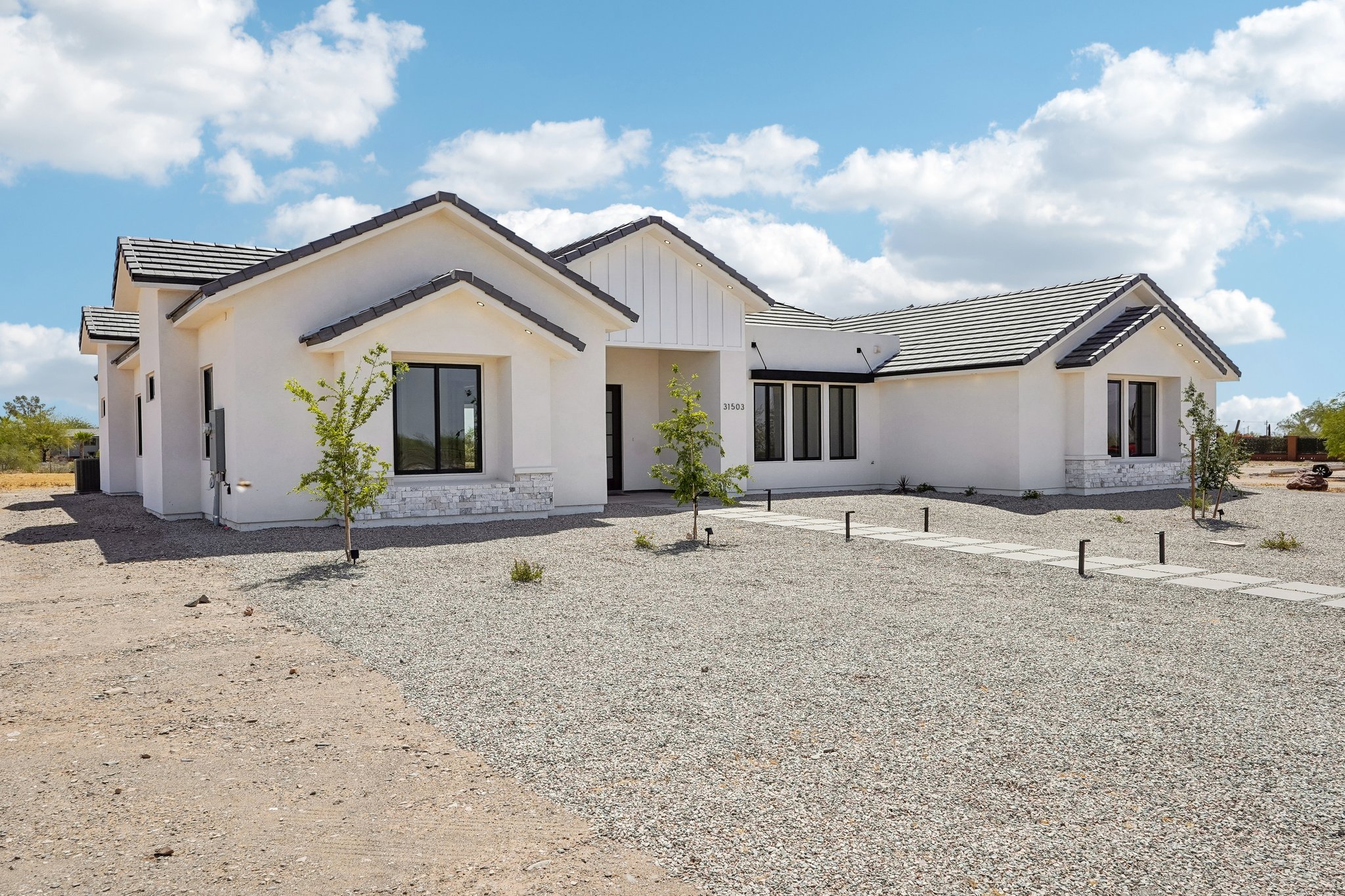 N 170th Dr-S2504-003.jpg