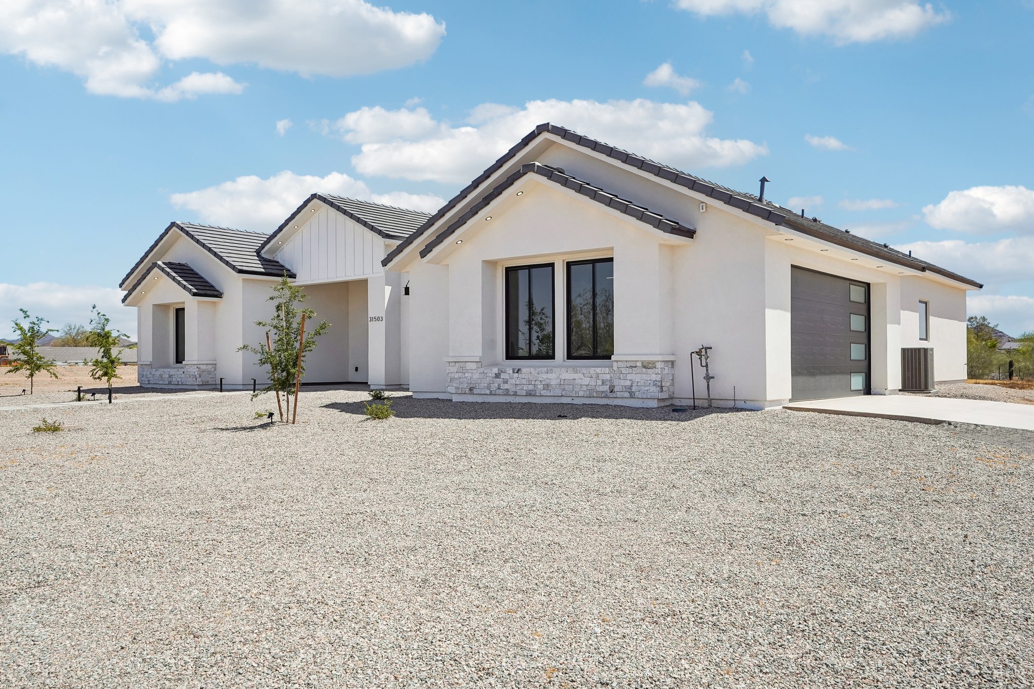 N 170th Dr-S2504-004.jpg