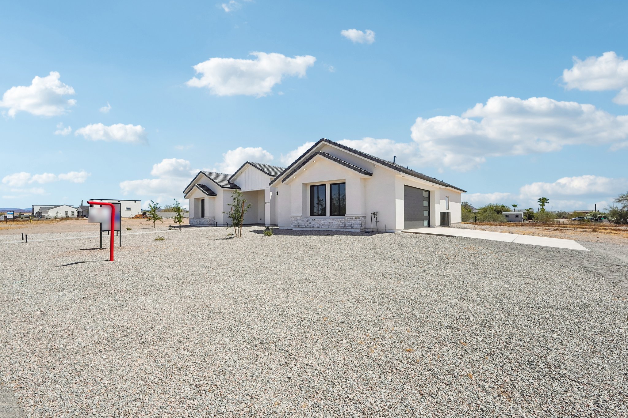 N 170th Dr-S2504-005.jpg