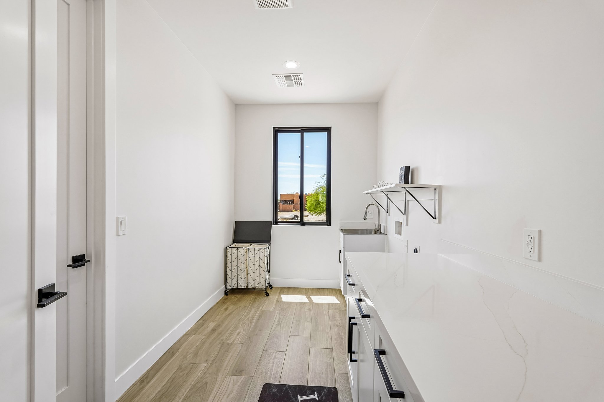 N 170th Dr-S2504-007.jpg