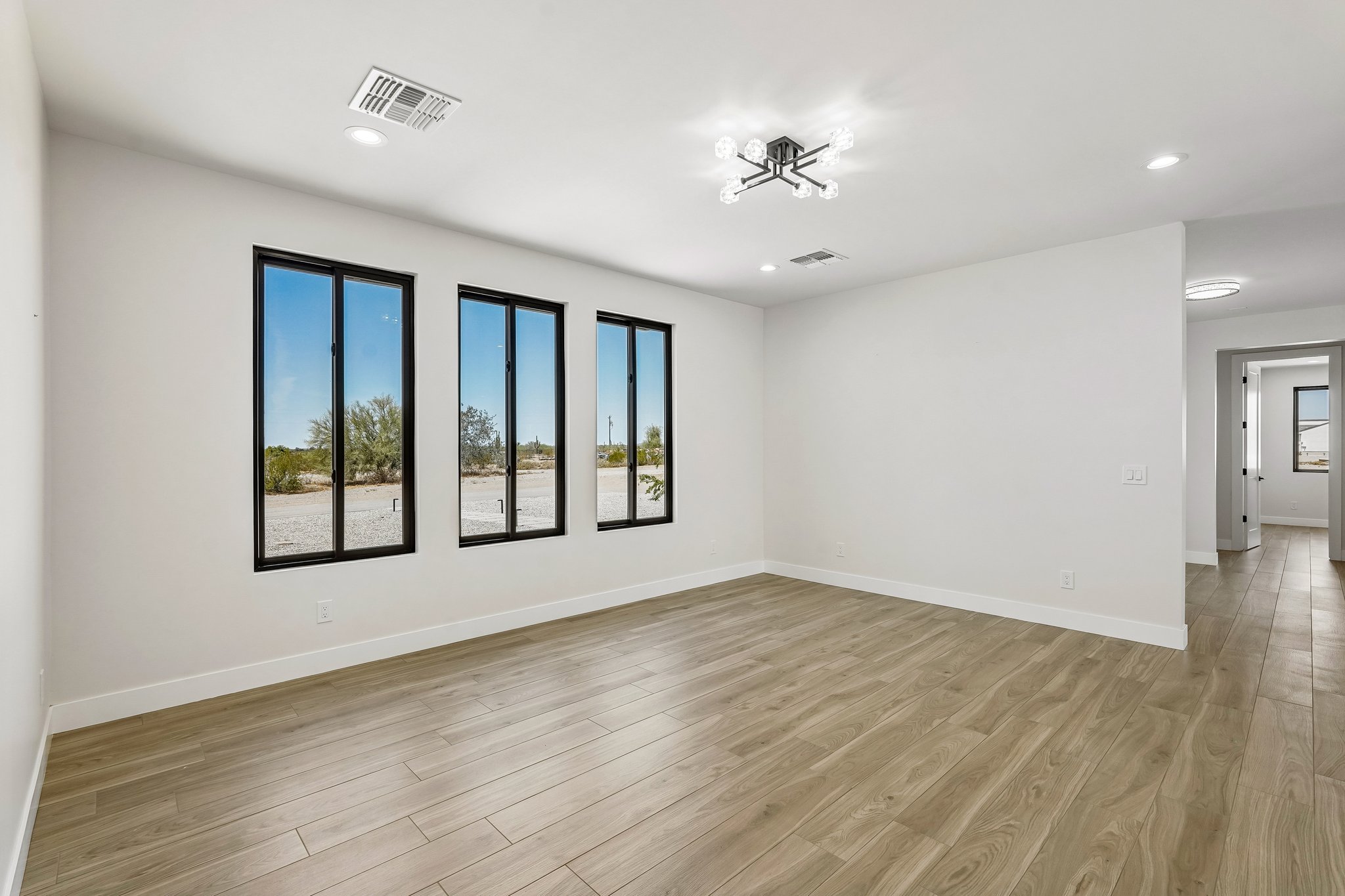 N 170th Dr-S2504-008.jpg