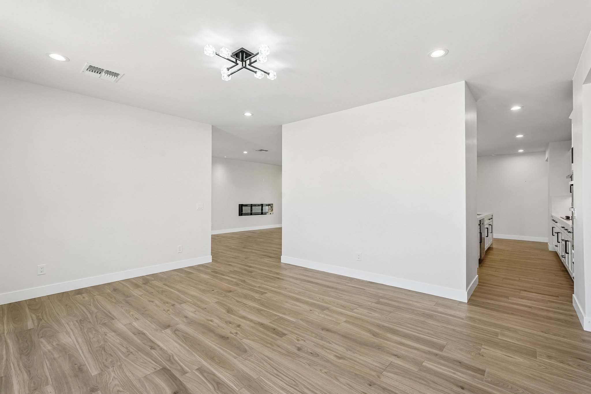 N 170th Dr-S2504-010.jpg