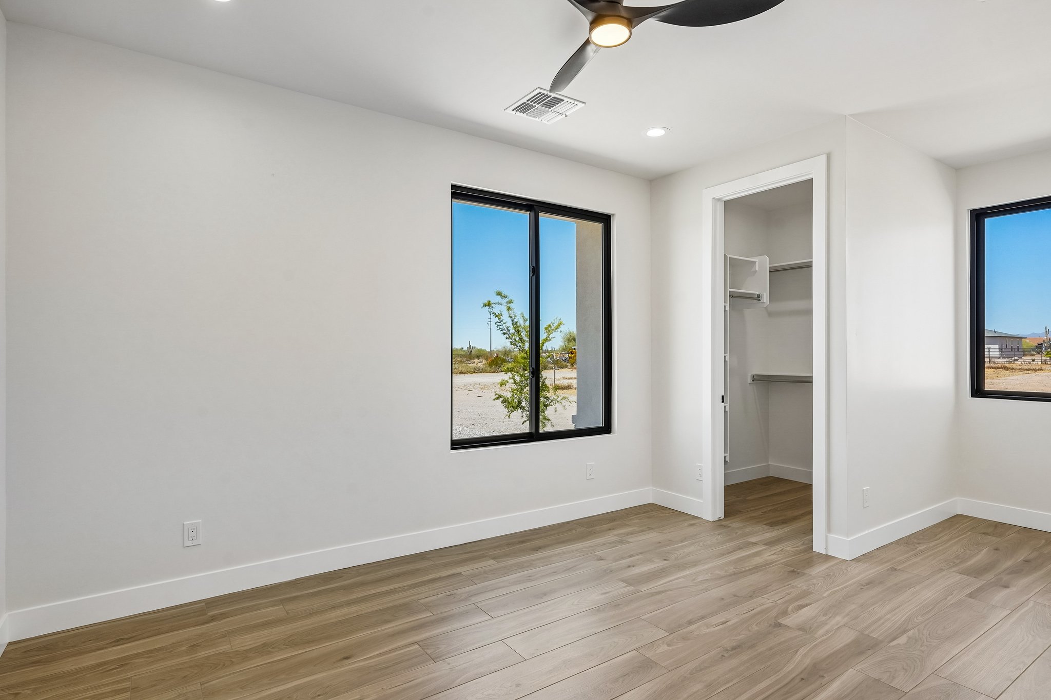 N 170th Dr-S2504-021.jpg