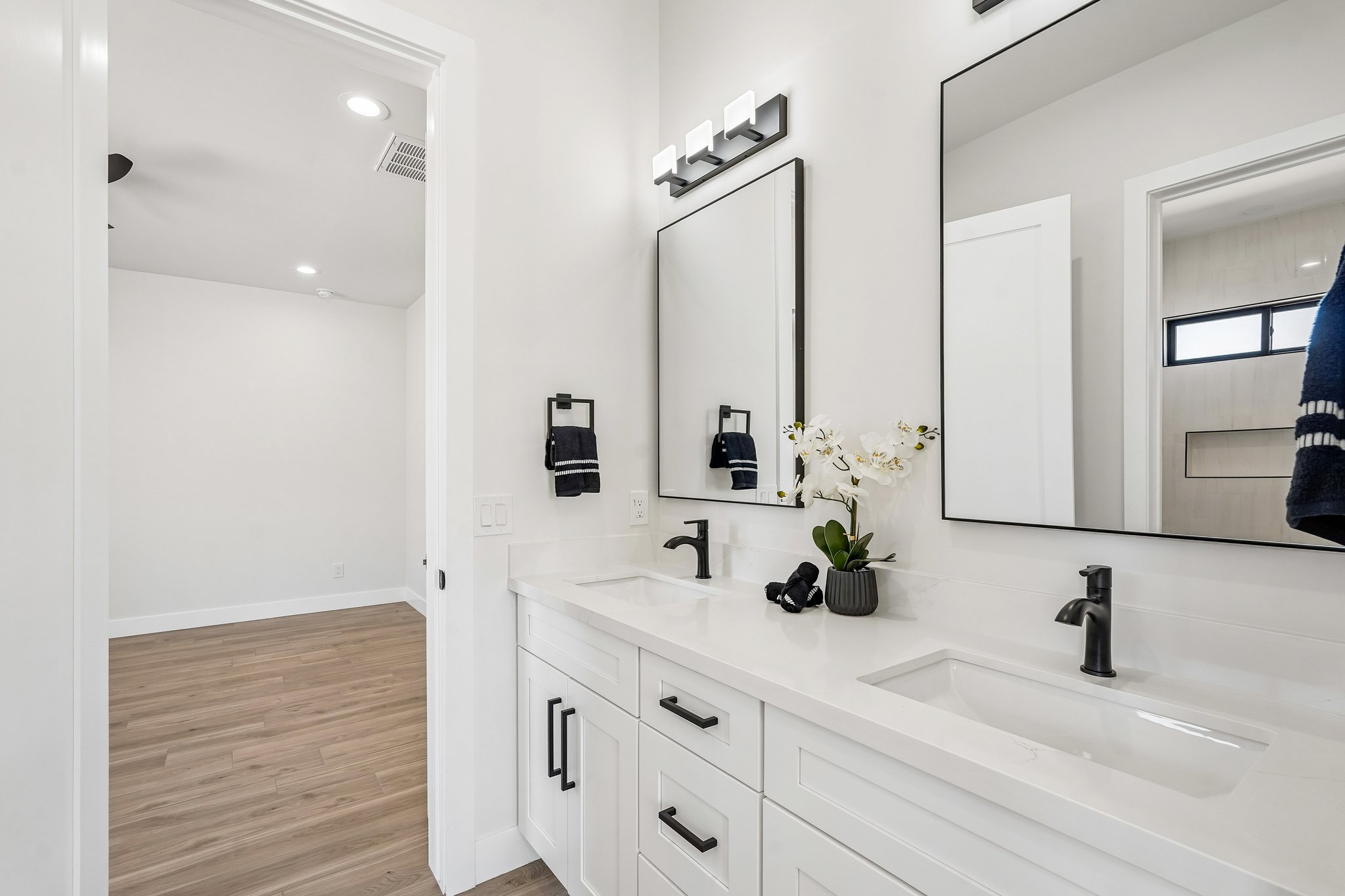 N 170th Dr-S2504-024.jpg