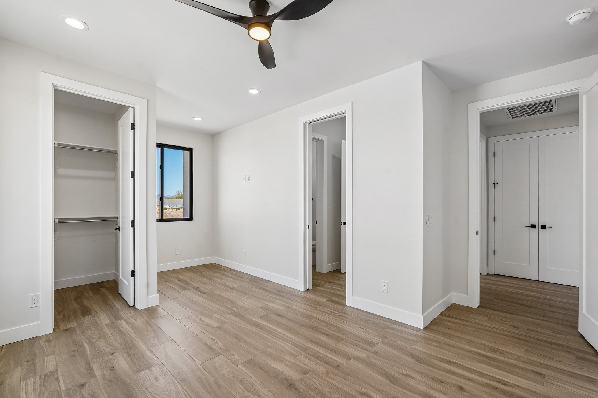 N 170th Dr-S2504-025.jpg