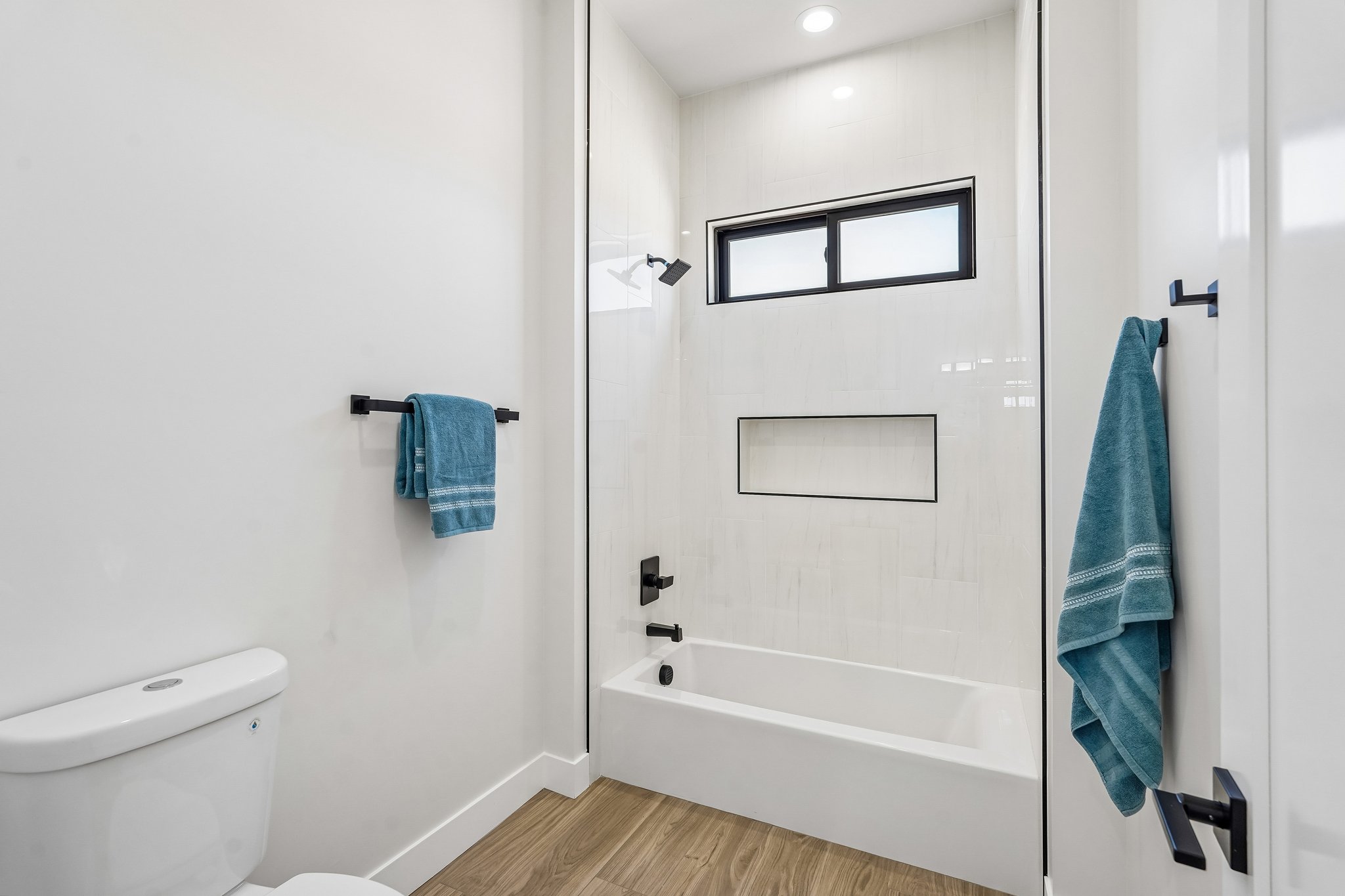 N 170th Dr-S2504-033.jpg