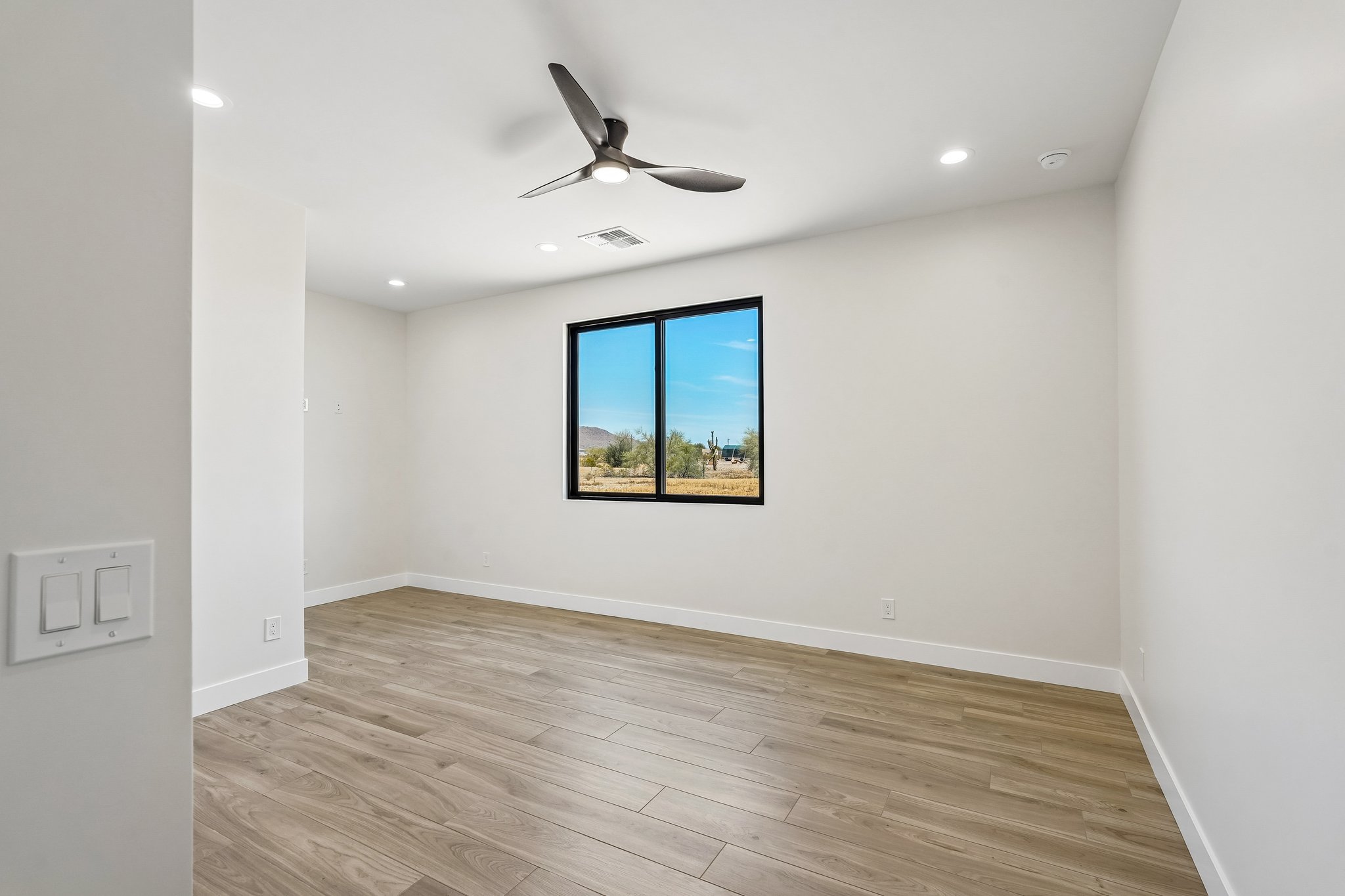 N 170th Dr-S2504-037.jpg