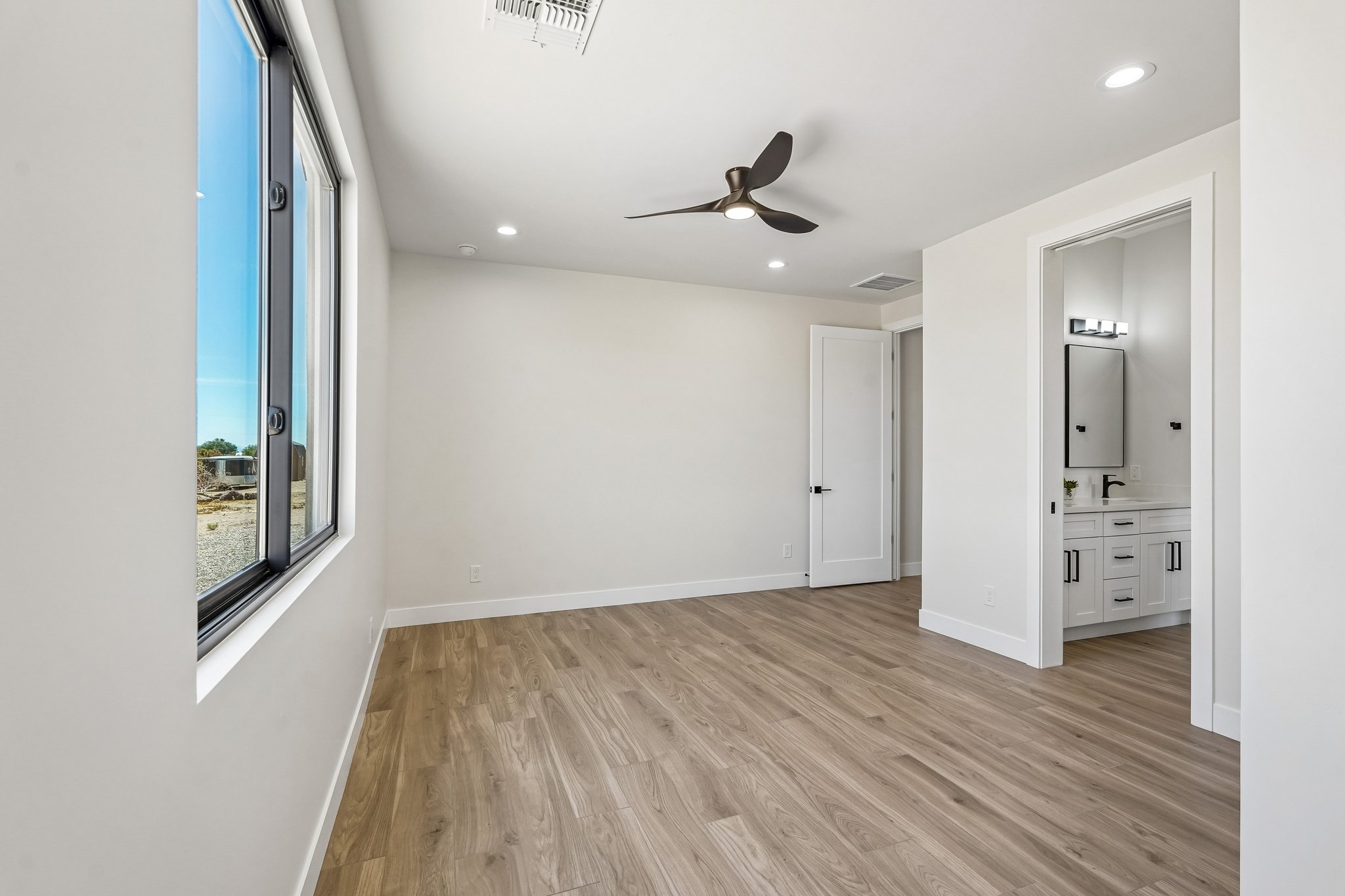 N 170th Dr-S2504-038.jpg