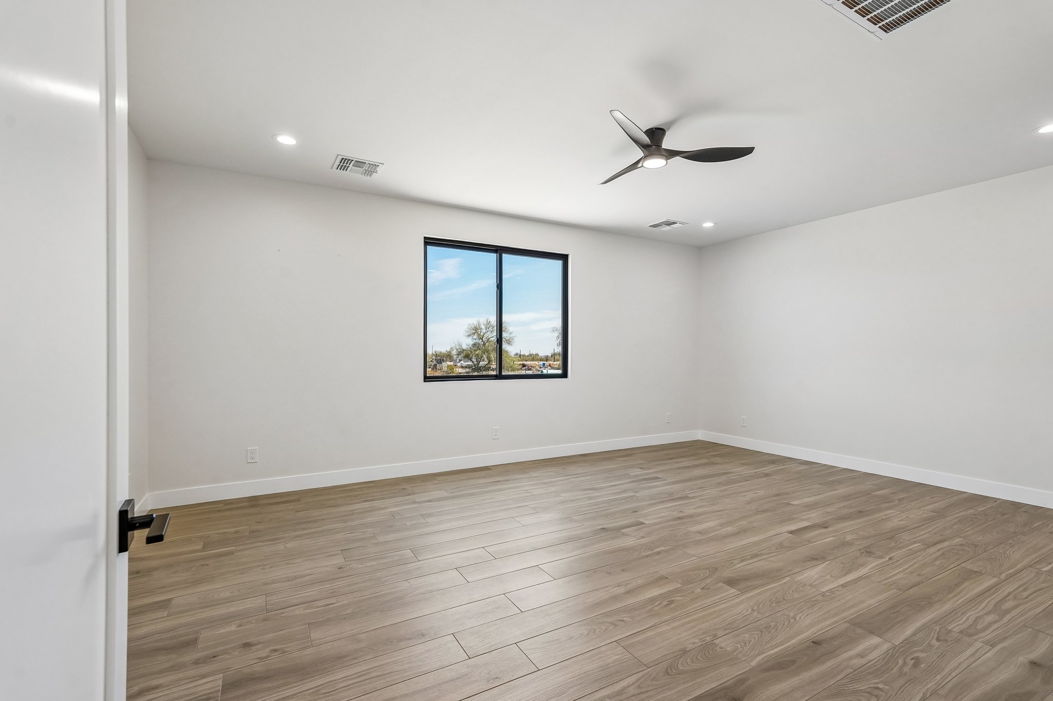 N 170th Dr-S2504-040.jpg